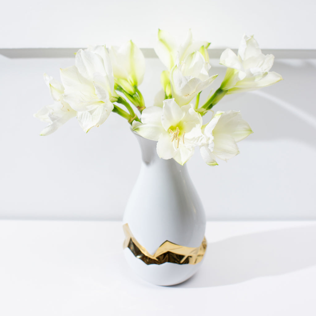 Talianna Oro Vase, White & Gold